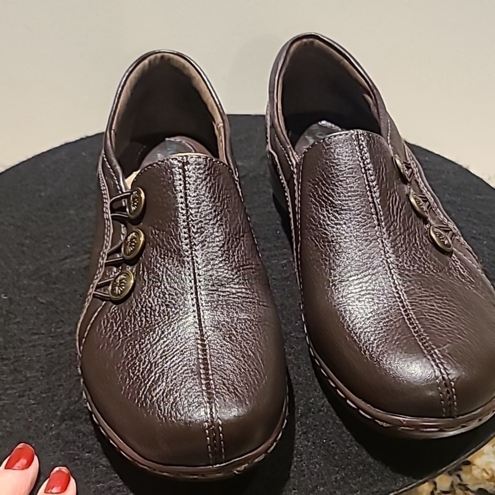 MONTANA ARTISIAN CRAFTED AVODA COMFORT SHOES SLIP ONS BROWNWOOD 8 M. EC. (#1054)